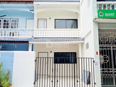 ทาวน์โฮม ทรัพย์เจริญวิลล่า 18 ตร.ว. 2 นอน 2 น้ำ ราคา 3.15 ล้านบาท ทำเลดีใจกลางเมือง ใกล้ MRT บางขุนนนท์ 