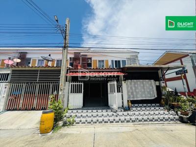 ขายด่วน ทาวน์เฮ้าส์ ม.กิตตินคร เทพารักษ์ ซอยมังกร-เเพรกษา 16 ตร.ว. 2 นอน 2 น้ำ ราคา 1.38 ล้านบาท