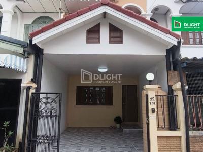 ขายทาวน์เฮ้าส์ 2 ชั้น ม.เสนาวิลล่า 4 พื้นที่ 16 ตร.ว. 2 นอน 2 น้ำ ราคา 1.99 ล้านบาท