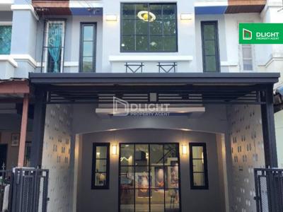 ขายด่วน! ทาวน์เฮ้าส์ 2 ชั้น หมู่บ้านลุมพินี บางใหญ่-บางบัวทอง 17 ตร.ว. พร้อมอยู่ ตกแต่งสวยงาม 3 ห้องนอน 2 ห้องน้ำ 1 ห้องครัว จอดรถ 1 คัน ราคาพิเศษเพียง 2.25 ล้านบาท ราคาสุดคุ้ม