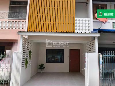 ทาวน์เฮ้าส์ 2 ชั้น รีโนเวทใหม่ สไตล์โมเดิร์น ปัฐวิกรณ์ รามอินทรา  42/1 17.5 ตร.ว. 2 ห้องนอน 2 ห้องน้ำ จอดรถได้ 1 คัน เดินทางสะดวก เข้าออกได้หลายทาง ใกล้รถไฟฟ้า สิ่งอำนวยความสะดวกครบ เพียง 2.69 ล้านบาท