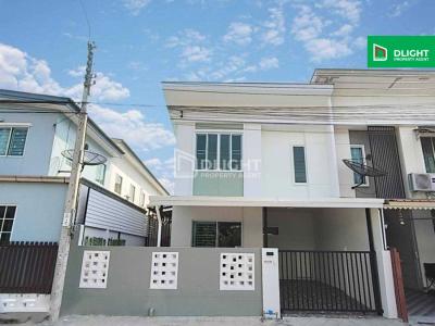 ขายทาวน์เฮ้าส์2 ชั้น รีโนเวทใหม่ พร้อมอยู่ พฤกษาวิลล์ 62/1ถนนนิมิตใหม่  23.7 ตร.ว. 3 ห้องนอน 2 ห้องน้ำ จอดรถได้ 1 คัน  ทำเลดี ใกล้รถไฟฟ้า สิ่งอำนวยความสะดวกครบครัน ราคาเพียง 2.79 ล้านบาท