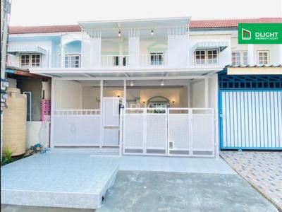 ขายทาวน์เฮ้าส์ 2 ชั้น รีโนเวทใหม่ มบ.ศรีประจักร 7 บางบัวทอง 23 ตร.ว. 4 ห้องนอน 2 ห้องน้ำ 1 ที่จอด ใกล้สิ่งอำนวยความสะดวกครบครัน ราคาสุดคุ้ม เพียง 1.89 ล้านบาทเท่านั้น 