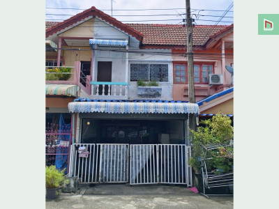 ทาวน์เฮ้าส์ ปิ่นทอง1 ช่างอากาศอุทิศ16 สีกัน ดอนเมือง 2 ชั้น  17 ตร.ว.  2 นอน 2 น้ำ  เพียง 1.79 ล้าน เงียบสงบ หลังบ้านโปร่ง