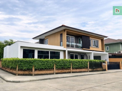 บ้านเดี่ยว 12.9 ล้าน โกลเด้น วิลเลจ อ่อนนุช-พัฒนาการ ฟังก์ชันครบมีห้องของเล่นเด็ก แถมแอร์ 8 เครื่อง+เครื่องนวดไฟฟ้า พื้น SPC ใหม่ทั้งหลัง ใกล้เตรียมอุดมฯ พัฒนาการ