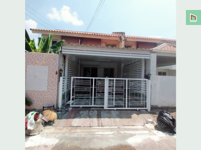 ขายถูก! เอื้ออาทร รังสิตคลอง 7/1 ตกแต่งใหม่ทั้งหลัง เพียง 850,000 บาท! กระจกทั้งหลัง 2 นอน 1 น้ำ พร้อมแอร์ 2 เครื่อง ต่อเติมครัวครบ ใกล้ ม.ราชมงคลธัญบุรี