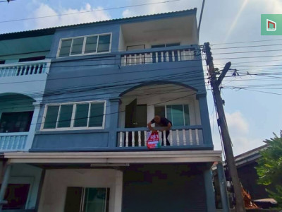 ขายทาวน์เฮาส์3ชั้น รังสิต-นครนายก59 32ตรว. 6นอน6น้ำ 2.3ล้าน ปรับปรุงใหม่จอดรถหน้าบ้าน ค้าขายได้ ใกล้ฟิวเจอร์ปาร์ครังสิต ดรีมเวิลด์และมอเตอร์เวย์